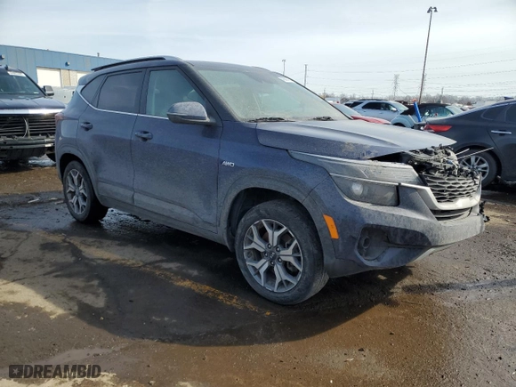 2021 Kia Seltos EX with VIN KNDERCAA7M7164752, listed as a Copart auction lot 46683735 with 64,861 mi miles and Salvage Title. Bid and sale history available at carsss.com. Image 4.