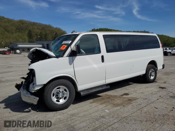 2020 Chevrolet Express Passenger LT z VIN 1GAZGPFG9L1196222, wystawiony jako Copart lot #55249105 z przebiegiem 153 568 mil mil oraz Szkoda całkowita • Salvage title. Historia ofert i sprzedaży dostępna na DreamBid. Obrazek 1.