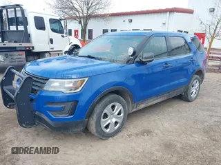 2017 Ford Police Interceptor Utility z VIN 1FM5K8AR4HGA36073, wystawiony jako IAAI lot #42010780 z przebiegiem 152 866 mil mil oraz . Historia ofert i sprzedaży dostępna na DreamBid. Obrazek 17.