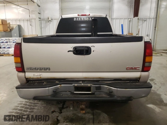 2005 GMC Sierra 2500HD SLT z VIN 1GTHK23275F945912, wystawiony jako Copart lot #84298424 z przebiegiem 241 490 mil mil oraz Szkoda całkowita • Salvage title. Historia ofert i sprzedaży dostępna na DreamBid. Obrazek 6.