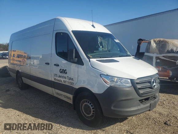 2022 Mercedes-Benz Sprinter with VIN W1Y4EDHY9NT107571, listed as a Copart auction lot 49267305 with 40,059 mi miles and Salvage Title. Bid and sale history available at DreamBid. Image 4.