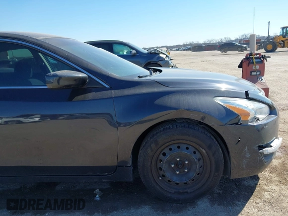 2014 Nissan Altima 2.5 S with VIN 1N4AL3AP3EN390472, listed as a IAAI auction lot 41666494 with 82,619 mi miles. Bid and sale history available at carsss.com. Image 6.