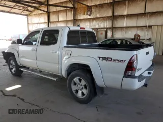 2015 Toyota Tacoma PreRunner z VIN 3TMJU4GNXFM175959, wystawiony jako Copart lot #57895825 z przebiegiem 157 955 mil mil oraz Szkoda całkowita • Salvage title. Historia ofert i sprzedaży dostępna na DreamBid. Obrazek 2.
