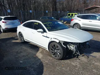 2019 Volkswagen Arteon SEL R-Line с VIN WVWSR7AN7KE025159, выставлен на аукционе IAAI как лот 41191814 с пробегом 82 622 миль миль и . История ставок и продаж доступна на DreamBid. Изображение 1.