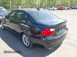 2008 BMW 3 Series 328xi with VIN WBAVC73518KP39386, listed as a IAAI auction lot 39828477 with 188,917 mi miles. Bid and sale history available at carsss.com. Image 3.