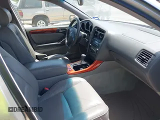 2001 Lexus GS 300 z VIN JT8BD69SX10150220, wystawiony jako IAAI lot #41978428 z przebiegiem 109 577 mil mil oraz . Historia ofert i sprzedaży dostępna na DreamBid. Obrazek 5.