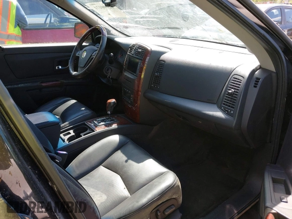 2004 Cadillac SRX with VIN 1GYEE63A540181451, listed as a IAAI auction lot 42090171 with 232,270 mi miles. Bid and sale history available at carsss.com. Image 5.
