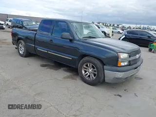 2004 Chevrolet Silverado 1500 LS with VIN 2GCEC19V241233129, listed as a IAAI auction lot 42068152 with 220,636 mi miles and . Bid and sale history available at DreamBid. Image 1.