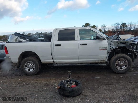 2018 Ram 2500 Tradesman with VIN 3C6UR5CJ4JG147600, listed as a IAAI auction lot 41514148 with 115,289 mi miles. Bid and sale history available at carsss.com. Image 13.