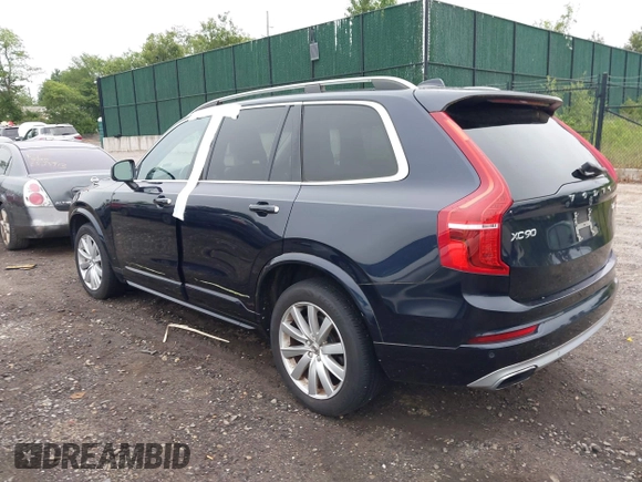 2016 Volvo XC90 T6 Momentum z VIN YV4A22PK8G1023805, wystawiony jako IAAI lot #42449431 z przebiegiem 72 921 mil mil oraz . Historia ofert i sprzedaży dostępna na DreamBid. Obrazek 3.