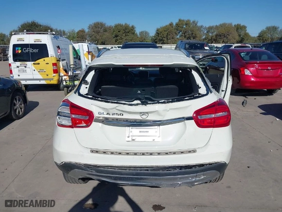 2015 Mercedes-Benz GLA-Class GLA 250 with VIN WDCTG4EB7FJ140389, listed as a IAAI auction lot 40752551 with NaN miles. Bid and sale history available at carsss.com. Image 6.