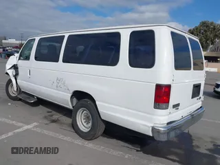2013 Ford Econoline Passenger XL z VIN 1FBSS3BL4DDA83236, wystawiony jako IAAI lot #41477441 z przebiegiem 164 210 mil mil oraz . Historia ofert i sprzedaży dostępna na DreamBid. Obrazek 3.