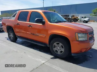2007 Chevrolet Avalanche LTZ z VIN 3GNEC12J07G156688, wystawiony jako IAAI lot #42095186 z przebiegiem 224 714 mil mil oraz . Historia ofert i sprzedaży dostępna na DreamBid. Obrazek 1.