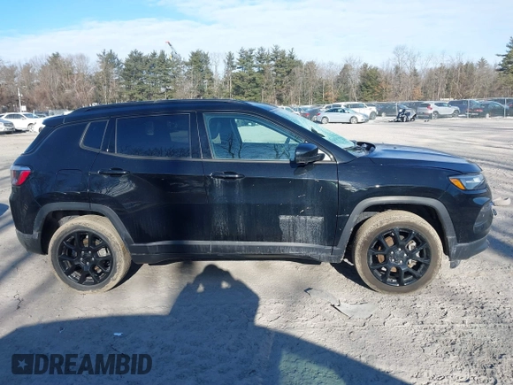 2022 Jeep Compass Latitude with VIN 3C4NJDBB7NT195727, listed as a IAAI auction lot 41693643 with 33,413 mi miles and . Bid and sale history available at DreamBid. Image 13.