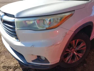 2015 Toyota Highlander LE with VIN 5TDBKRFH5FS115459, listed as a IAAI auction lot 41326097 with 158,574 mi miles. Bid and sale history available at carsss.com. Image 6.