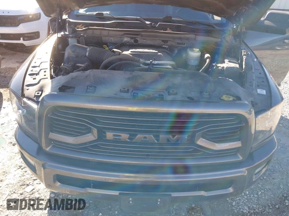 2018 Ram 2500 Big Horn with VIN 3C6UR5DJ8JG341352, listed as a IAAI auction lot 38465028 with 110,201 mi miles. Bid and sale history available at carsss.com. Image 10.