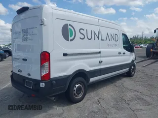 2023 Ford Transit Cargo с VIN 1FTBR1C86PKB70724, выставлен на аукционе IAAI как лот 42234731 с пробегом 30 264 миль миль и . История ставок и продаж доступна на DreamBid. Изображение 4.