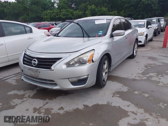 2013 Nissan Altima SV with VIN 1N4AL3APXDN554301, listed as a IAAI auction lot 42183379 with 196,786 mi miles and . Bid and sale history available at carsss.com. Image 2.