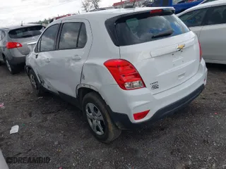 2017 Chevrolet Trax LS with VIN 3GNCJKSB5HL269217, listed as a IAAI auction lot 41957355 with 71,899 mi miles. Bid and sale history available at carsss.com. Image 3.
