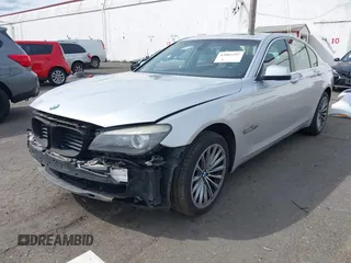 2011 BMW 7 Series 740i z VIN WBAKA4C53BC612440, wystawiony jako IAAI lot #42003297 z przebiegiem 130 655 mil mil oraz . Historia ofert i sprzedaży dostępna na DreamBid. Obrazek 19.