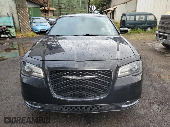 2019 Chrysler 300 S with VIN 2C3CCABG0KH562942, listed as a Copart auction lot 45542294 with 52,512 mi miles and Non Repairable. Bid and sale history available at DreamBid. Image 5.