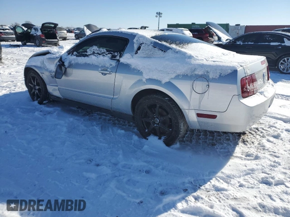 2009 Ford Mustang with VIN 1ZVHT80N595106302, listed as a Copart auction lot 45233005 with 122,399 mi miles and Salvage Title. Bid and sale history available at carsss.com. Image 2.