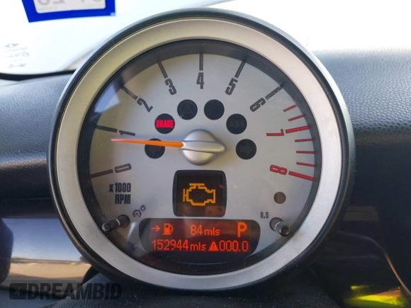 2009 MINI Cooper Hardtop with VIN WMWMF33569TZ20989, listed as a IAAI auction lot 41994772 with 152,944 mi miles. Bid and sale history available at carsss.com. Image 12.