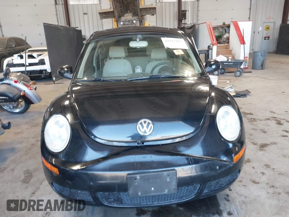 2008 Volkswagen New Beetle Coupe S with VIN 3VWRG31C18M505015, listed as a IAAI auction lot 42117855 with 52,177 mi miles. Bid and sale history available at carsss.com. Image 12.