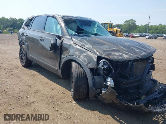 2022 Kia Telluride SX z VIN 5XYP5DHC4NG285857, wystawiony jako IAAI lot #42420016 z przebiegiem 40 000 mil mil oraz . Historia ofert i sprzedaży dostępna na DreamBid. Obrazek 1.