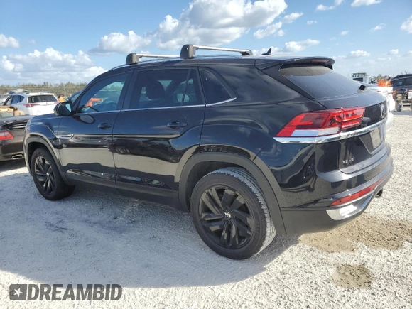 2023 Volkswagen Atlas SE z VIN 1V2WE2CA8PC214978, wystawiony jako Copart lot #77003984 z przebiegiem 6 926 mil mil oraz Nie do naprawy • Non repairable. Historia ofert i sprzedaży dostępna na DreamBid. Obrazek 2.