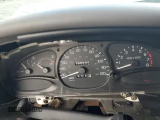 1997 Ford Escort LX with VIN 1FALP13P2VW282739, listed as a Copart auction lot 45139215 with 105,095 mi miles and Salvage Title. Bid and sale history available at carsss.com. Image 9.