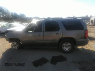 2012 Chevrolet Tahoe LS z VIN 1GNSCAE03CR234476, wystawiony jako IAAI lot #41008154 z przebiegiem 199 550 mil mil oraz . Historia ofert i sprzedaży dostępna na DreamBid. Obrazek 15.