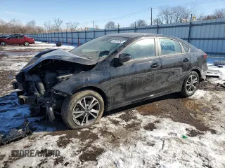 2022 Kia Forte LXS with VIN 3KPF24AD4NE428908, listed as a Copart auction lot 45915795 with 21,107 mi miles and Salvage Title. Bid and sale history available at carsss.com. Image 1.