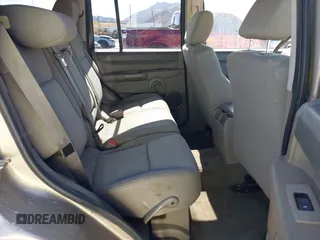 2006 Jeep Commander z VIN 1J8HG48N26C104740, wystawiony jako IAAI lot #42813918 z przebiegiem 182 464 mil mil oraz . Historia ofert i sprzedaży dostępna na DreamBid. Obrazek 8.
