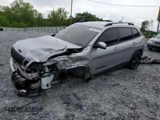 2021 Jeep Cherokee Latitude Plus z VIN 1C4PJLLB8MD112568, wystawiony jako Copart lot #53832485 z przebiegiem 128 186 mil mil oraz Szkoda całkowita • Salvage title. Historia ofert i sprzedaży dostępna na DreamBid. Obrazek 1.