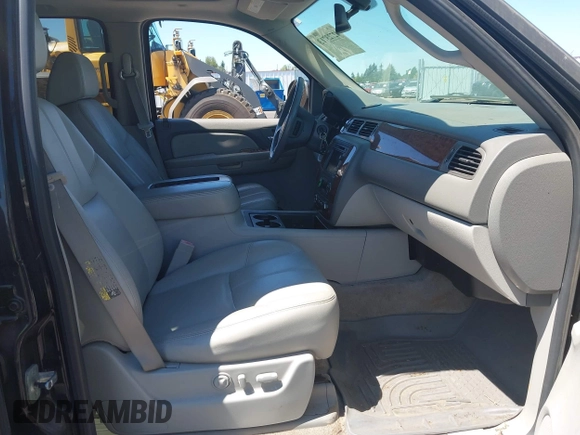2007 Chevrolet Tahoe LT with VIN 1GNFK13057J112892, listed as a IAAI auction lot 42723713 with 232,044 mi miles and . Bid and sale history available at DreamBid. Image 5.