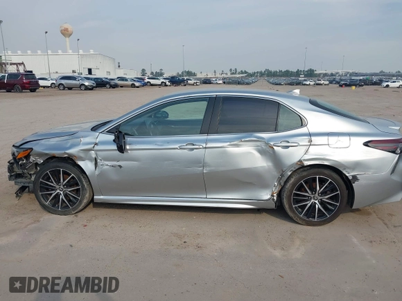 2021 Toyota Camry SE Nightshade with VIN 4T1G11AK7MU414517, listed as a IAAI auction lot 41669936 with 153,580 mi miles. Bid and sale history available at carsss.com. Image 14.