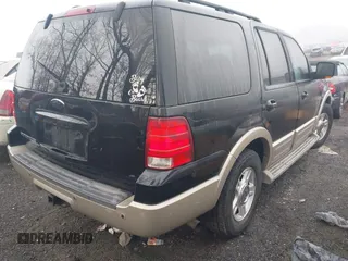 2005 Ford Expedition Eddie Bauer with VIN 1FMFU18575LA02365, listed as a IAAI auction lot 41789572 with 231,682 mi miles. Bid and sale history available at carsss.com. Image 4.
