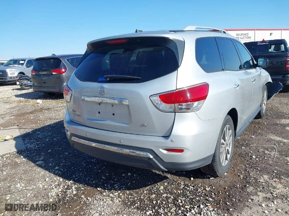 2016 Nissan Pathfinder S with VIN 5N1AR2MN5GC609858, listed as a IAAI auction lot 41293826 with 159,250 mi miles. Bid and sale history available at carsss.com. Image 4.