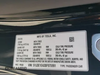 2025 Tesla Model 3 Long Range z VIN 5YJ3E1EA3SF975991, wystawiony jako Copart lot #55629765 z przebiegiem Nie podano mil oraz Szkoda całkowita • Salvage title. Historia ofert i sprzedaży dostępna na DreamBid. Obrazek 12.