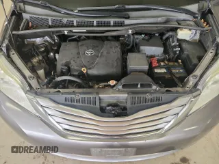 2017 Toyota Sienna XLE Auto Access Seat with VIN 5TDYZ3DC3HS851961, listed as a Copart auction lot 62155305 with 121,143 mi miles and Salvage title. Bid and sale history available at DreamBid. Image 12.
