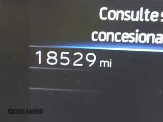 2023 Toyota bZ4X XLE z VIN JTMABACA5PA035498, wystawiony jako IAAI lot #41386031 z przebiegiem 18 529 mil mil oraz . Historia ofert i sprzedaży dostępna na DreamBid. Obrazek 16.