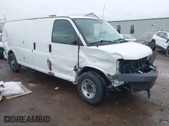 2014 Chevrolet Express Cargo Van with VIN 1GCWGGCA0E1155572, listed as a IAAI auction lot 41965353 with 324,538 mi miles. Bid and sale history available at carsss.com. Image 1.