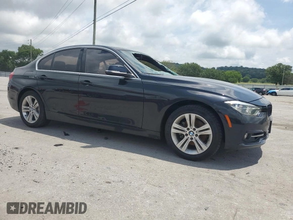 2018 BMW 3 Series 330i z VIN WBA8B9G5XJNU99474, wystawiony jako Copart lot #61053485 z przebiegiem 66 868 mil mil oraz Szkoda całkowita • Salvage title. Historia ofert i sprzedaży dostępna na DreamBid. Obrazek 4.
