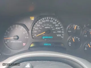 2003 Chevrolet TrailBlazer LT with VIN 1GNDT13S032331673, listed as a IAAI auction lot 42042418 with 220,976 mi miles. Bid and sale history available at carsss.com. Image 7.