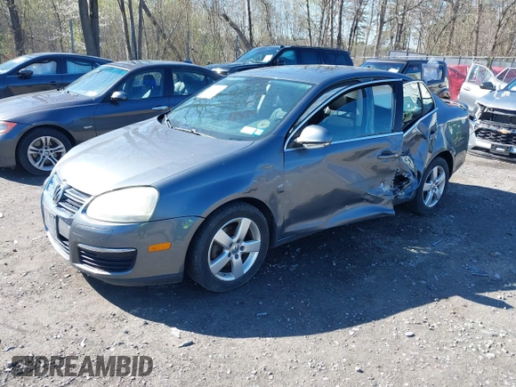 2008 Volkswagen Jetta SE с VIN 3VWRZ71K08M066480, выставлен на аукционе IAAI как лот 42129061 с пробегом 171 767 миль миль и . История ставок и продаж доступна на DreamBid. Изображение 17.