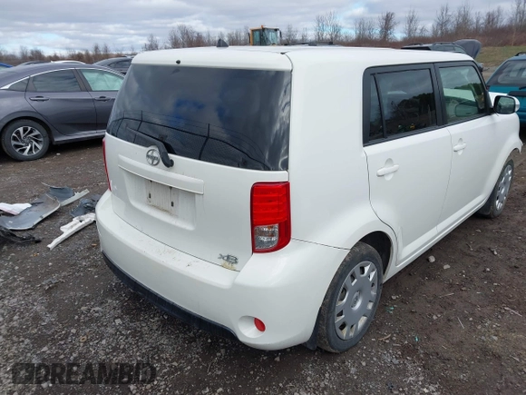 2015 Scion xB with VIN JTLZE4FE3FJ075012, listed as a IAAI auction lot 41902180 with 88,104 mi miles. Bid and sale history available at carsss.com. Image 4.