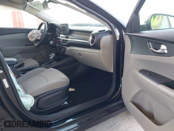 2019 Kia Forte LXS z VIN 3KPF24AD9KE060124, wystawiony jako IAAI lot #42594798 z przebiegiem 134 253 mil mil oraz . Historia ofert i sprzedaży dostępna na DreamBid. Obrazek 5.