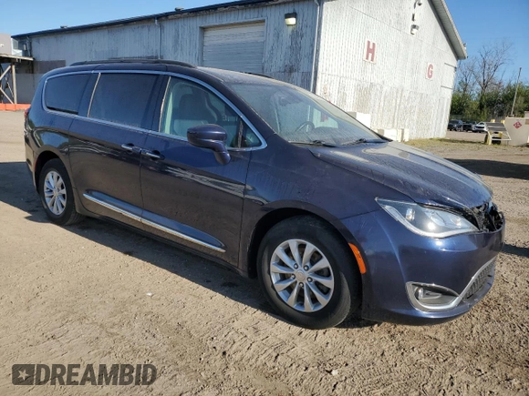 2017 Chrysler Pacifica Touring L with VIN 2C4RC1BG7HR524293, listed as a Copart auction lot 56008165 with 176,092 mi miles and Salvage Title. Bid and sale history available at DreamBid. Image 4.