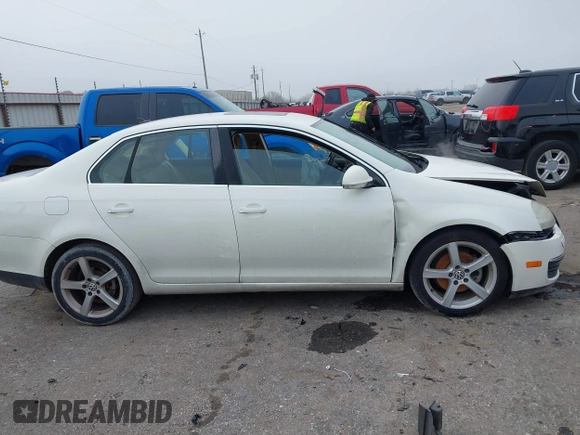 2008 Volkswagen Jetta Sedan SE with VIN 3VWRM71K78M104317, listed as a IAAI auction lot 41653840 with 178,616 mi miles. Bid and sale history available at carsss.com. Image 13.